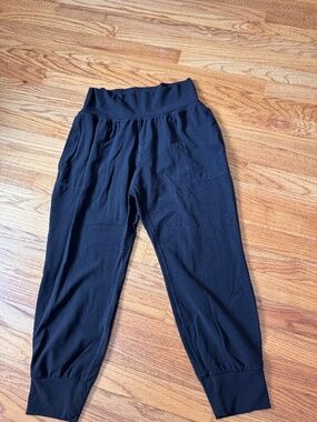 Athleta Salutation Jogger in Powervita